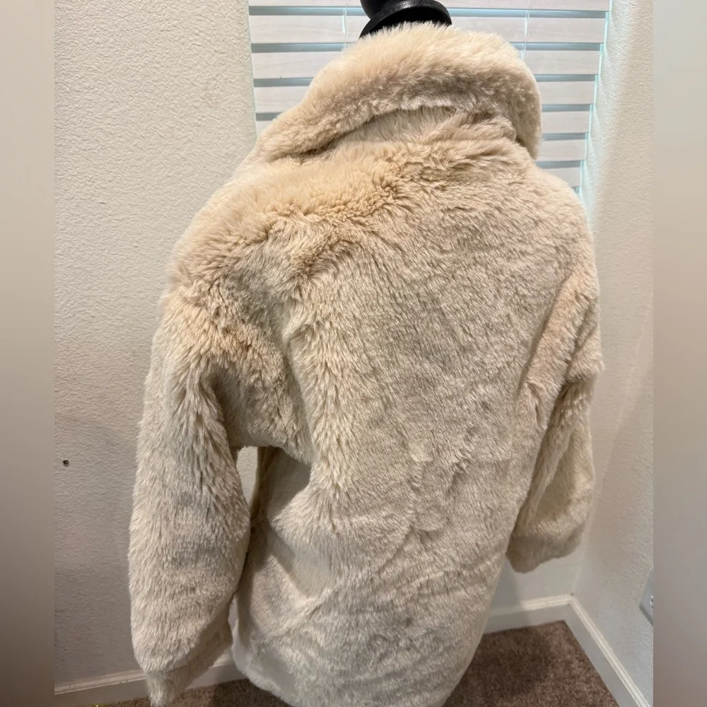 Vintage White Stag White 70s 80s Faux Fur Coat Large‎
